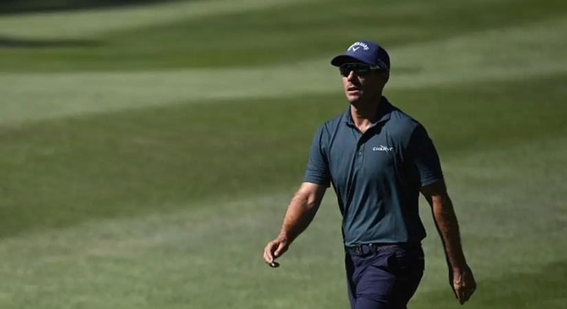 Megrázó baleset a verseny előtt: liftaknába zuhant a golfozó