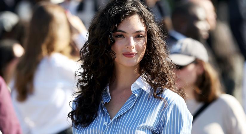 Monica Bellucci csoda szép lányáról osztott meg videót: a 21 éves Deva beragyogta a párizsi divathetet