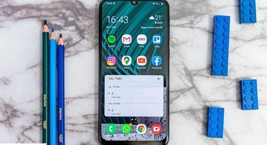 Csendes átrendeződés a magyar mobilpiacon – egyszerűsödő díjcsomagok, háttérbe szoruló extrák