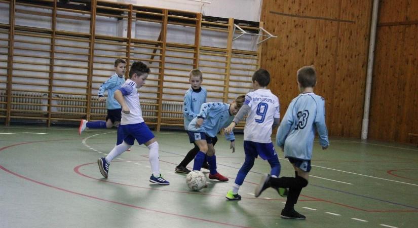 A kicsiknél a Vértessomló, a nagyoknál a Környe nyerte az idei Sváb Kupát