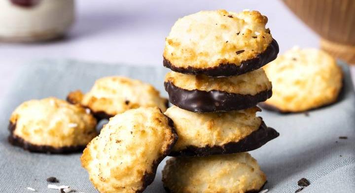 Csokiba mártott kókuszcsók: a megunhatatlan retró kedvenc