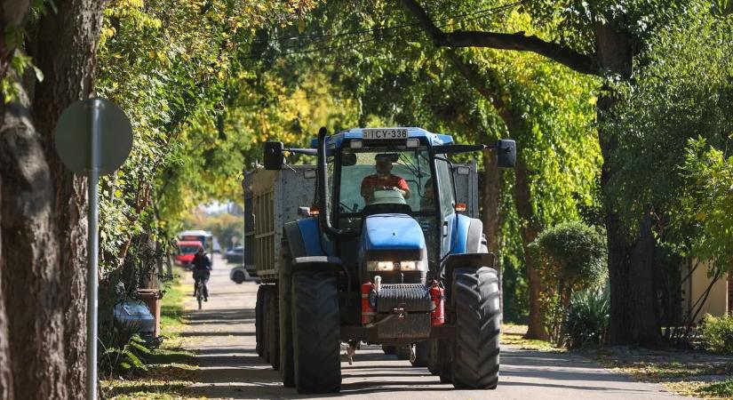Balesetveszély a földekről: új KRESZ-szabály lecsap a sáros járművekre