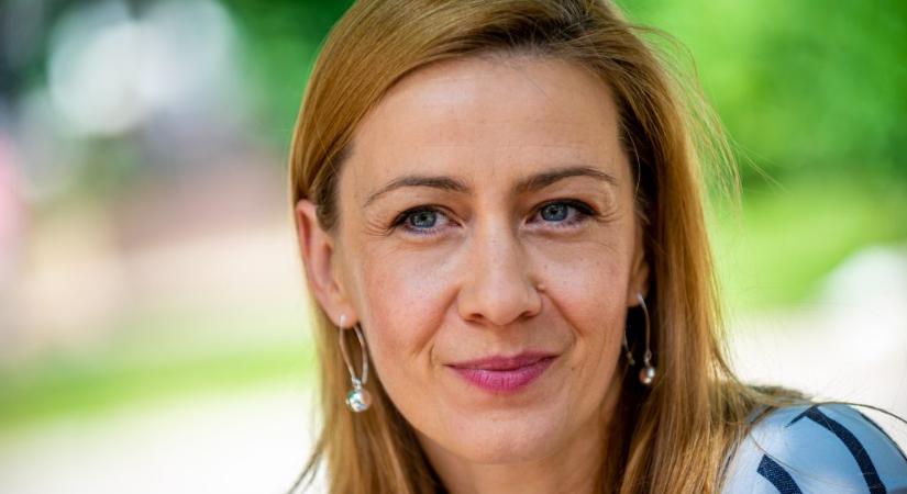 Balsai Mónit a takarásban pofozta meg egy férfi kollégája, miután a színésznő szóvá tette, hogy illetlenül ért hozzá