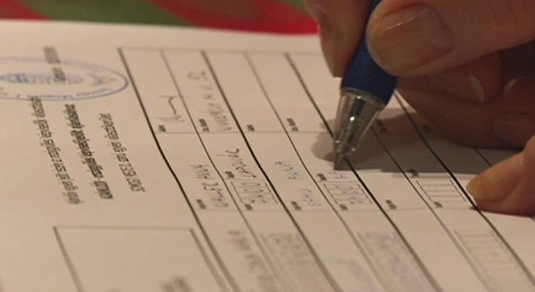 Pénteken le kell adni az összes ajánlóívet