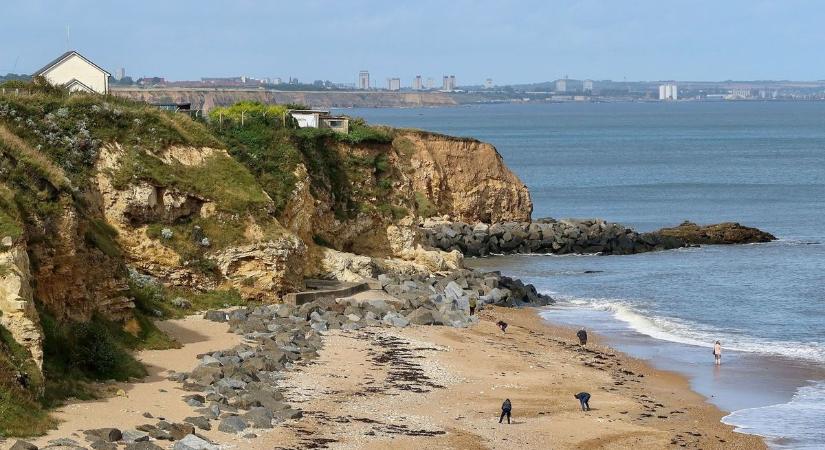 Kincsvadászok lepték el az Egyesült Királyság egy különös tengerpartját