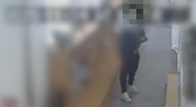 Lenyúlta az apuka az óvónő telefonját a kaposmérői óvodából, íme a videó az esetről