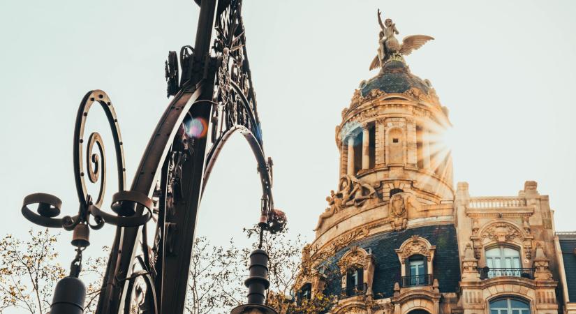 Adócsapda leselkedik a magyar családokra: a külföldre költözött gyerekek miatt úszhat el az örökség egy része