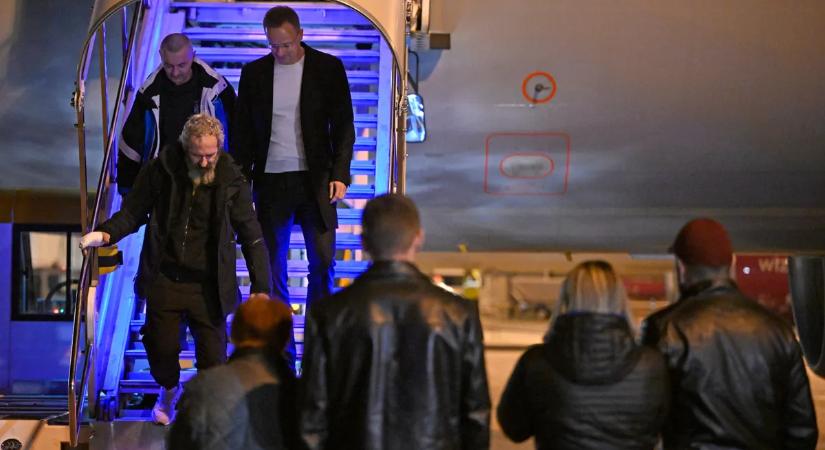 Orbán Viktor: Lélekemelő pillanatok! Hazatértek a magyar hadifoglyok