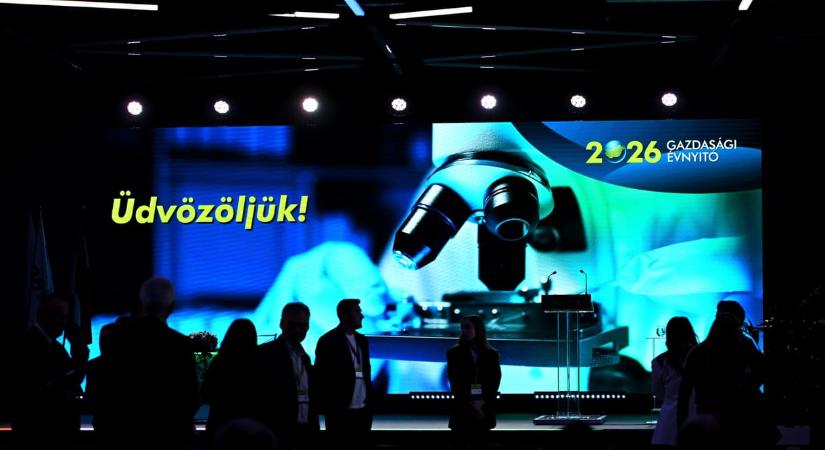 Mit tud ígérni a kormány a vállalkozóknak a választás előtt? Orbán Viktor, Nagy Márton és Varga Mihály a kamara évnyitóján – élő