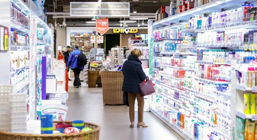 A vártnál gyorsabban nőtt a boltok forgalma januárban, az internetes rendelések javítják az átlagot
