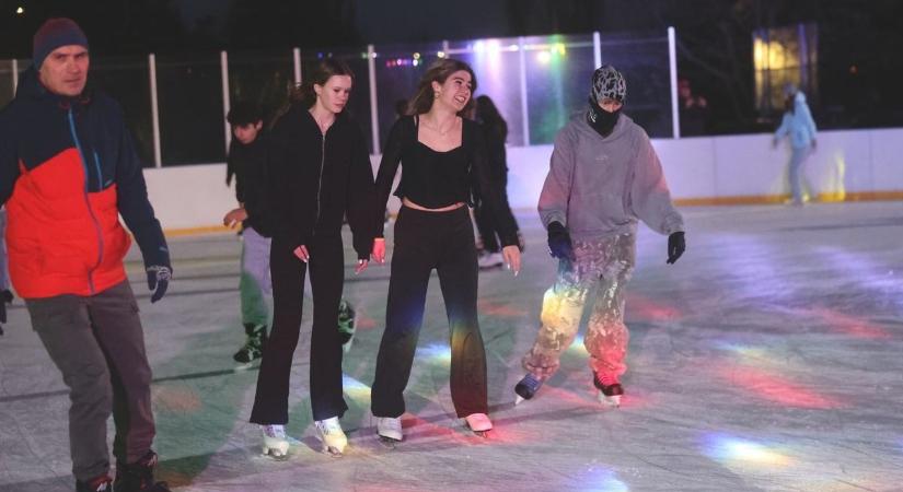 Hol marad a vásártér és a jégpálya felújítása?!