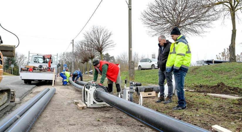 Ivóvízvezeték-rekonstrukciót végeznek Ménfőcsanakon, a biztonságos vízellátásért