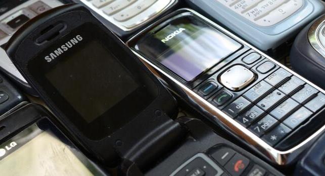 A nyomógombos mobilok is belépnek a 21. századba