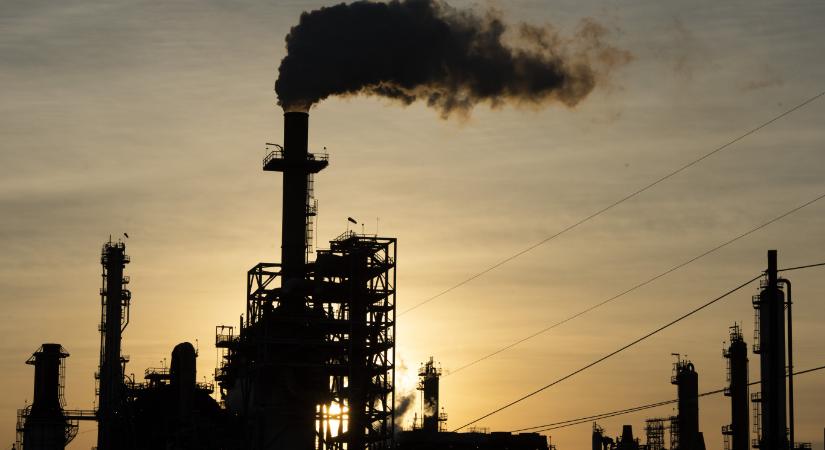 Kína leállítja a benzin- és dízelexportot az iráni háború miatt