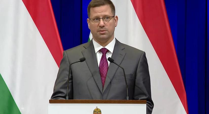 Gulyás Gergely bejelentette, hogy az Orbán-kormány exporttilalmat rendelt el a kőolajra