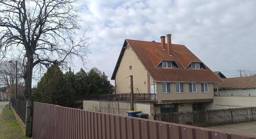 Gyilkosság Újfehértón: megszólalt a szomszéd, borzasztó félreértés lehet a tragédia mögött (fotók, videó)