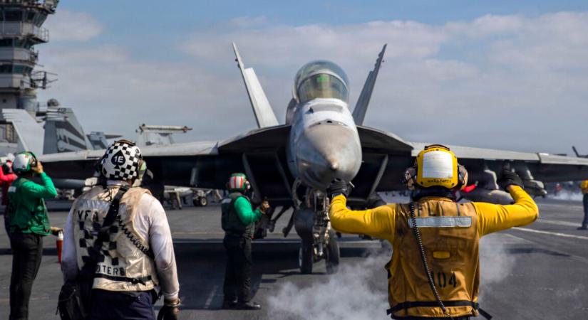 Elemi erővel lövik Iránt – az USA és Izrael megindította az új csapást