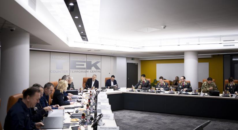 Orbán Viktor bejelentette, megerősítik a Magyarországra érkező külföldi személyek ellenőrzését