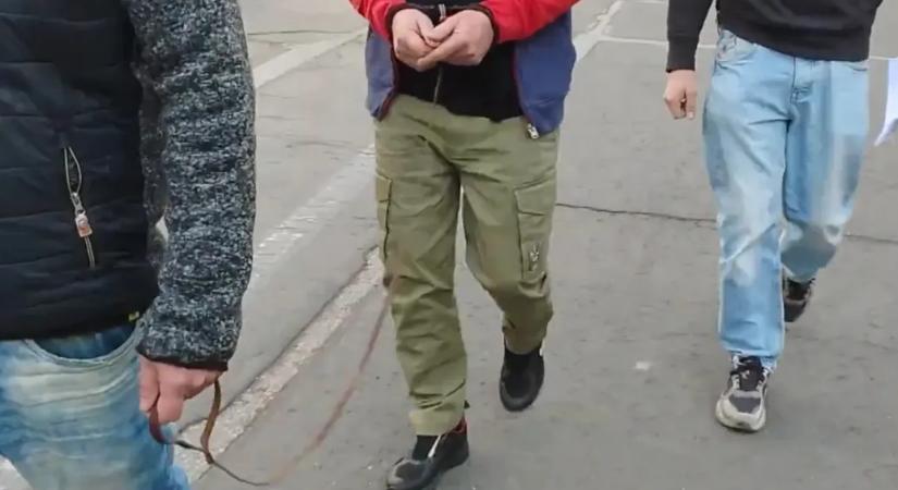 Exneje új párját késelte halálra egy újfehértói férfi, a helyszínen megvárta, hogy elfogják a rendőrök