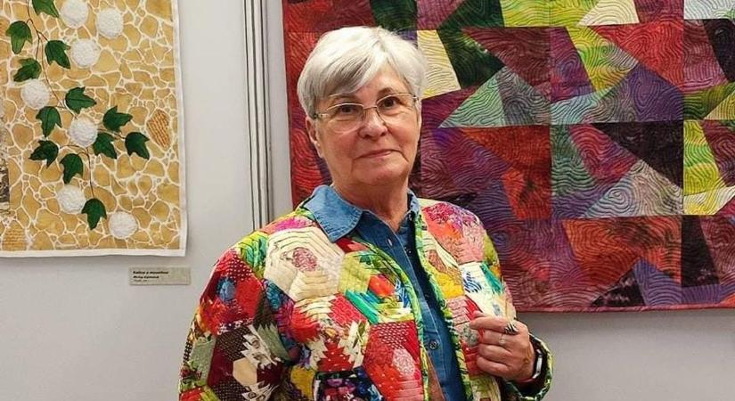 „Kaptam még egy évet” - Bábolna aranykezű varrónője több ezer maszkkal és egy varrógéppel küzdött a járvány ellen