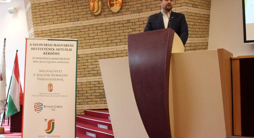 „Százezerrel kevesebben lettünk, de a sorsunk még a kezünkben van” – konferencia a felvidéki magyarság jövőjéről