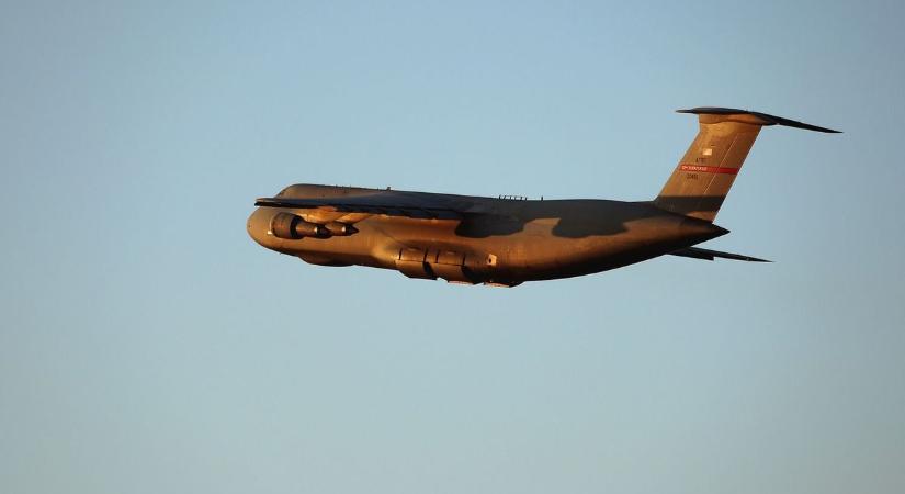 Az amerikai légierő gépe húzott el Baranya felett