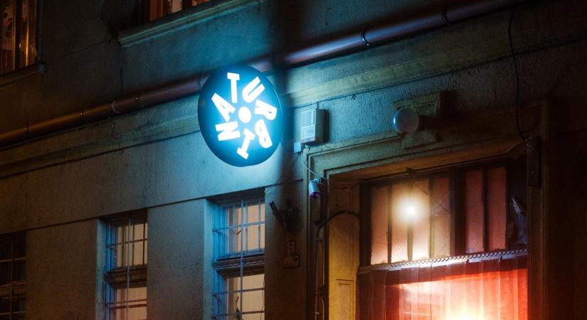 Perre készül a bezárt Turbina, a rendezvényeit tüntetésként tartaná meg