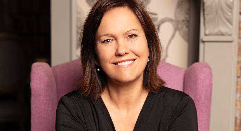 „Nem elég a nőkről nőkkel kommunikálni: mindenképp a férfiakkal együtt kell előre haladni” – Dintsér Andrea az Egyenlítő Podcastban