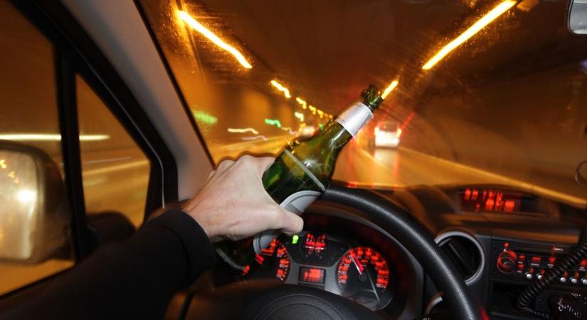 Ittasan kötött el egy autót Várpalotán, több kocsinak is nekiment