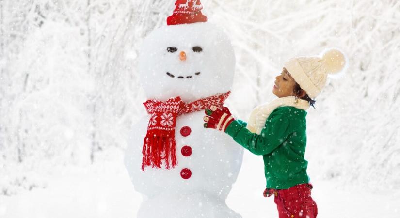 6 méter magas hóembert épített a lányának – 10 éve nem volt ilyen izomláza