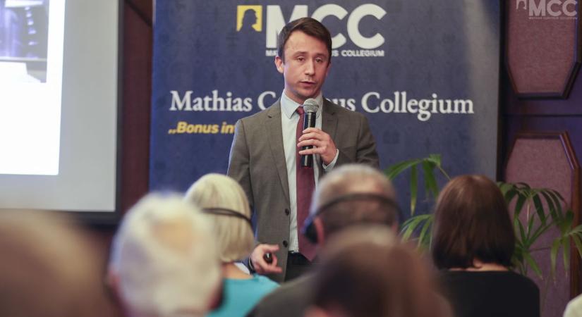 Franciaország politikai átalakulása – válság vagy új korszak kezdete?