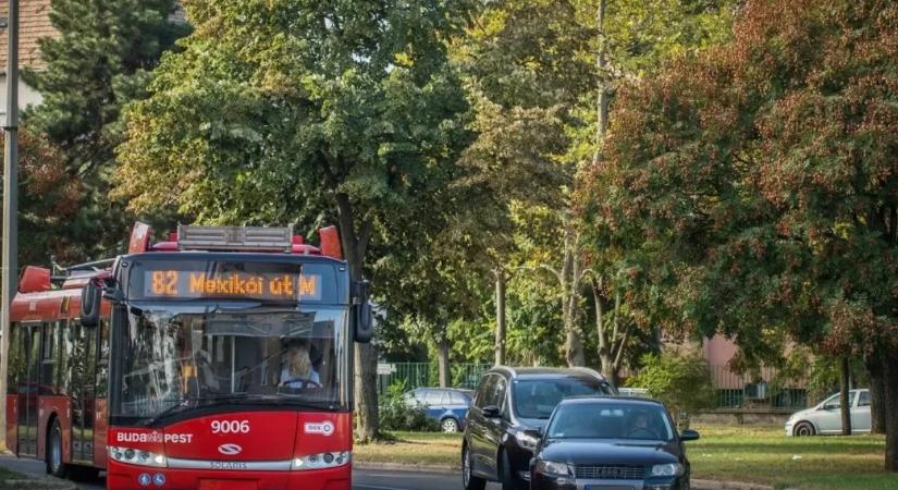 Újabb közlekedési káosz jön: a BKK a buszmegállókat is áthelyezi