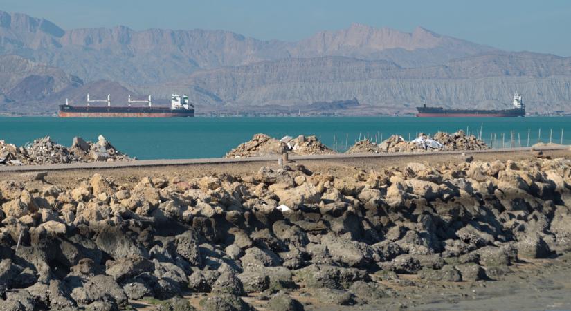 Irán átvette az irányítást a Hormuzi-szoros fölött, új szabályokat jelentett be