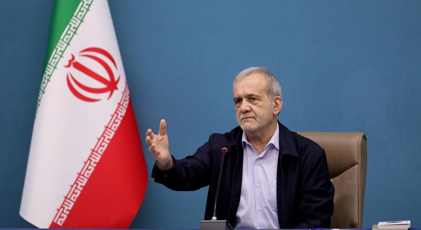 Irán elnöke: Hamenéi meggyilkolása globális háborút jelent a síita muszlimok ellen