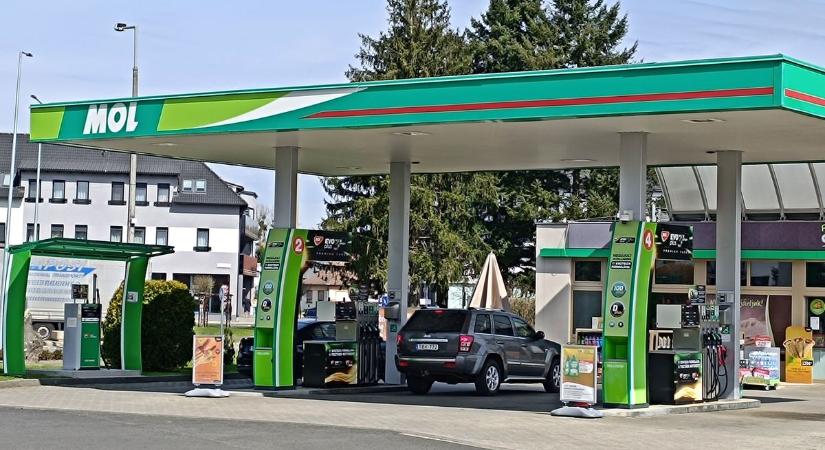 Lehet, hogy te is kidobod a pénzt tankoláskor? Lerántjuk a leplet a prémium üzemanyagról!