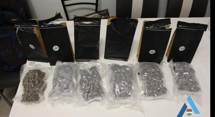 Lefőtt a kávé, megvan a drog