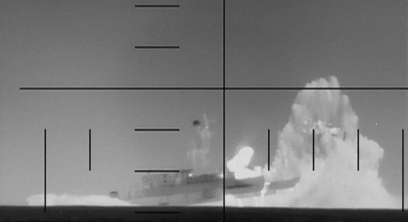 Így lőtte porrá Trump az iráni hadihajót - döbbenetes felvétel