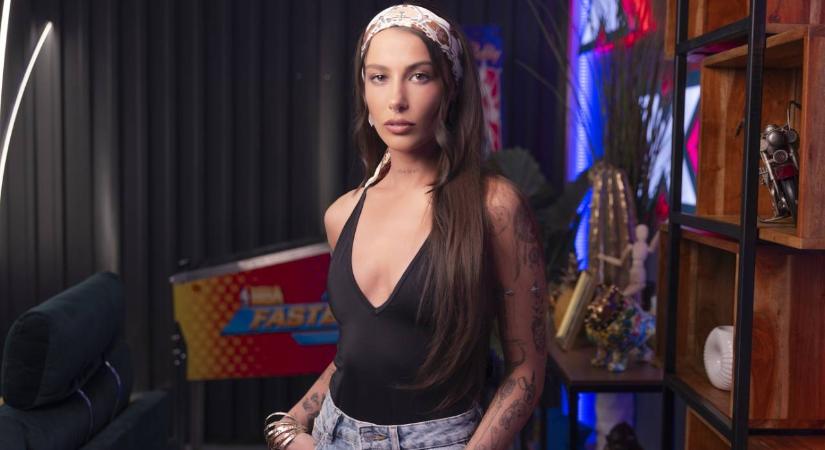 Tóth Andi új dalt ad ki, de nincs túl jól