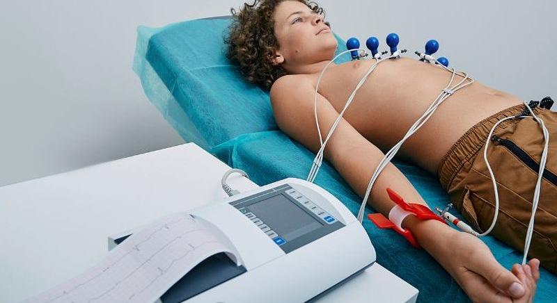 Kisfiú fulladt a medencébe, öt óra múlva feltámadt