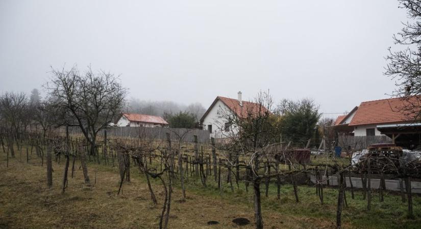 Rohamosan csökken a zártkertek előnye, fordulat az Otthon Start miatt