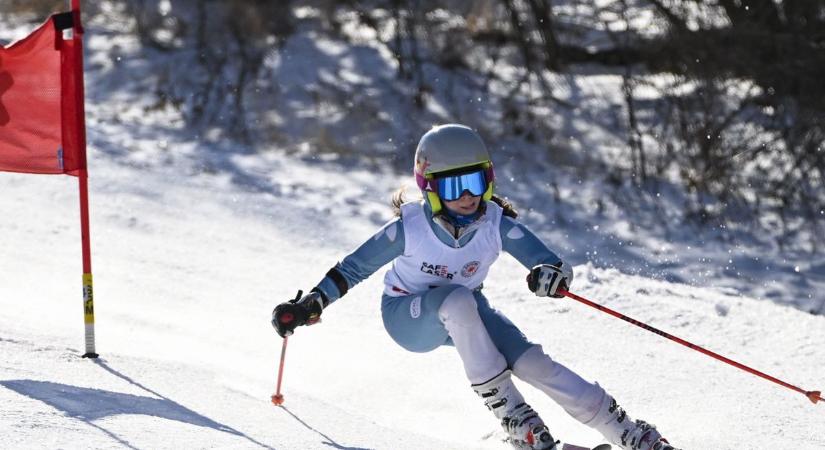 Baranyai fiatalok is ott voltak a rekordot döntő síversenyen – ilyen még nem volt Magyarországon