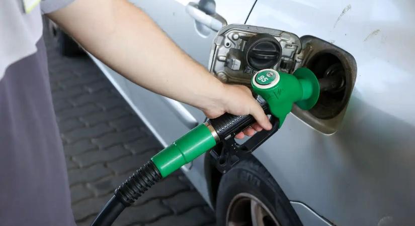 Szörnyű hír az autósoknak: ez vár rájuk pénteken a benzinkutakon