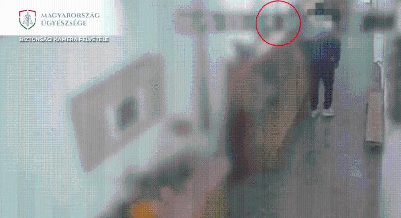 Fia óvodájából lopott egy férfi, a biztonsági kamera pedig felvette