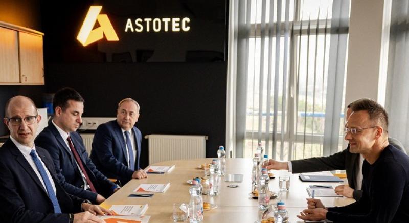 825 millió forinttal támogatta az állam az Astotec pápai beruházását