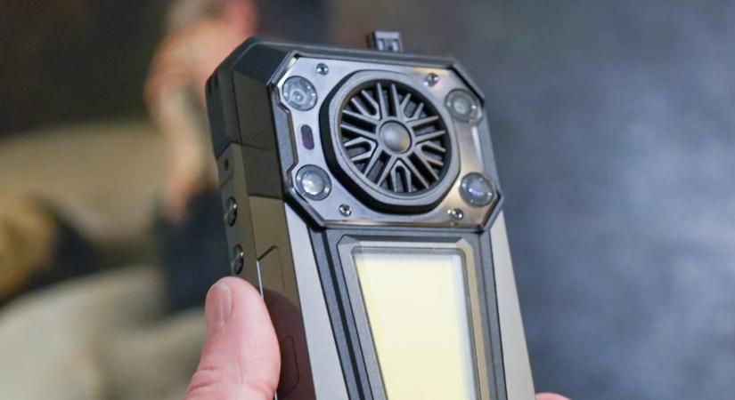 Egy anti-mobil mobil az MWC legforróbb mobilja