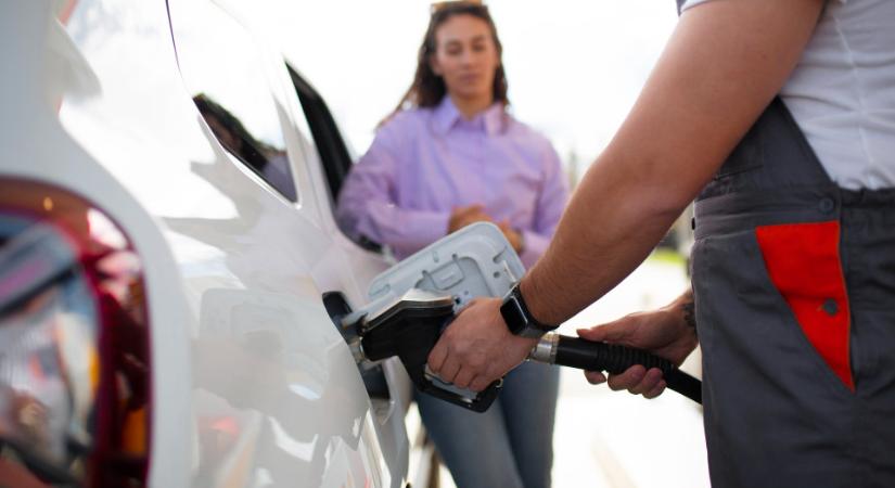 Pénteken újra emelnek, nem is keveset, kilő az üzemanyagok ára