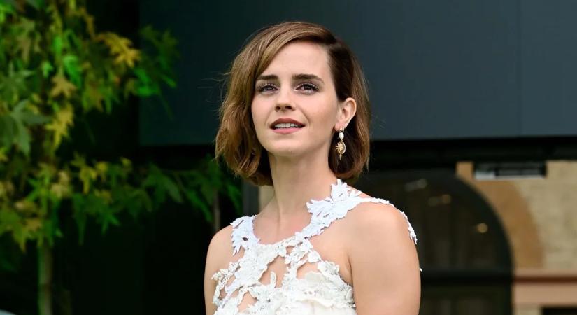 Dúl a szerelem! Emma Watson csókkal üdvözölte latin milliárdos kedvesét - fotó