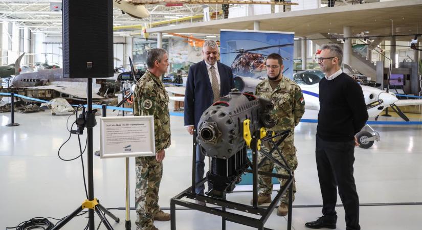 Repüléstörténeti kuriózummal gazdagodott a szolnoki RepTár, ezt látni kell! – galéria, videó