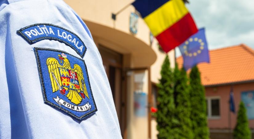 Egy nő szándékosan gázolta el a helyi rendőrt – A rendőr viselkedése miatt is eljárás indult