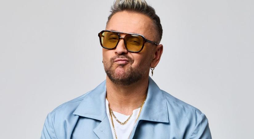 „Legyél ott, baszd meg!” – Majka újfent a koncertjén buzdította szavazásra közönségét